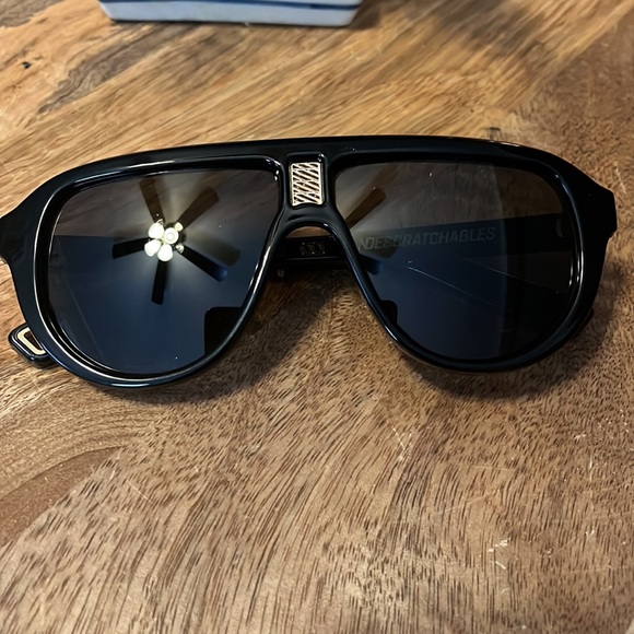 Indescratchables Flow 01 Sunglasses - Picture 5 of 5